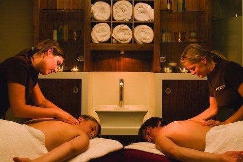 Отель Brandshatch Place & 4*