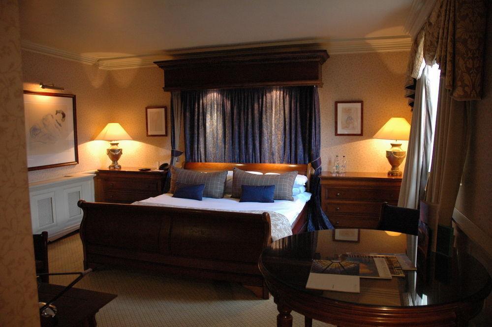 Brandshatch Place & Hotel 4*