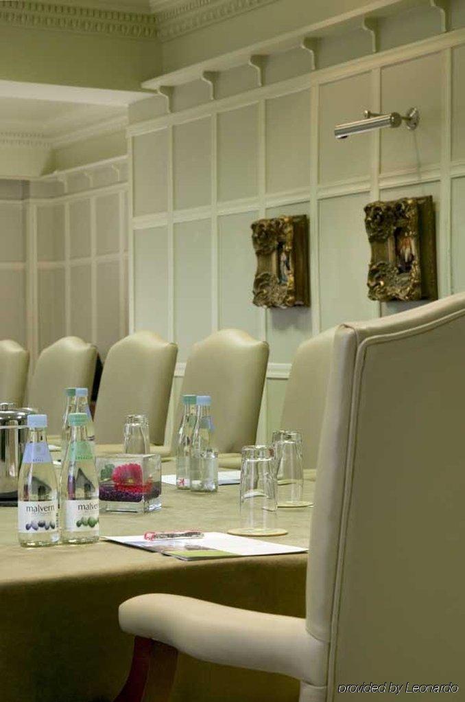 Brandshatch Place & Hotel 4*