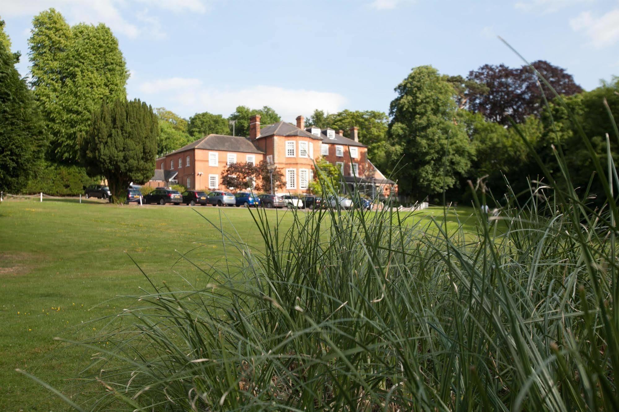 Brandshatch Place & 4*